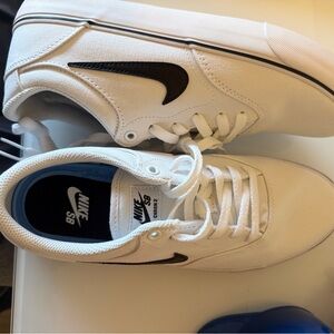 Nike SB White Chron 2 Size 9